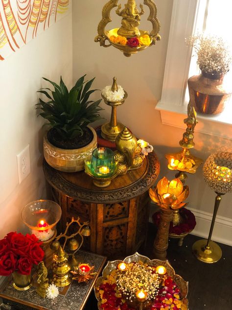 Diwali Flower Decoration, Diwali Decoration Ideas, Diwali Candles, Indian Room Decor, Diwali Decoration Items, Diwali Decorations At Home, Colourful Living Room Decor, Decorate Home, India Home Decor