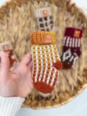 Mini Crochet Christmas Stocking Pattern Small Stocking Crochet Pattern, Mini Stocking Crochet Pattern, Mini Crochet Christmas, Chunky Yarn Patterns, Fair Isle Crochet, Holiday Crochet Patterns, Crochet Christmas Stocking Pattern, Crochet Stocking, Fall Crochet Patterns