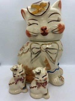 Vintage Cookie Jars, Shabby Kitchen, Shawnee Pottery, Cookie Jars Vintage, Pretty Kitty, Gold Flower, Vintage Pottery, Vintage Glassware, Cookie Jars