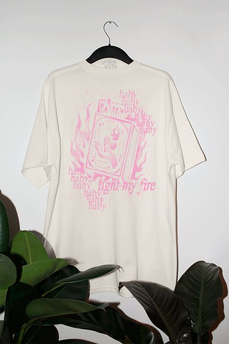 Oversized T-shirt in a soft pink color. Perfect for layering or wearing on its own. #babylightmyfire #oversizedtshirt / #Screen_Print_T_Shirt_Design #Stamped_Tshirts #Heart_Graphic_Tee #Fire_Tshirt_Design Screen Print T Shirt Design, Heart Graphic Tee, Screen Print Tshirt, Vintage Tshirt Design, Pink Graphic Tee, Baby Light, Screen Print Transfer, Printed Tshirt, Fire Designs