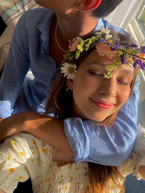 swedish midsummer flower crowns Birthday Crown, Flower Crown, Summer Aesthetic, Summer Vibes, Most Beautiful, Crown, How Are You Feeling