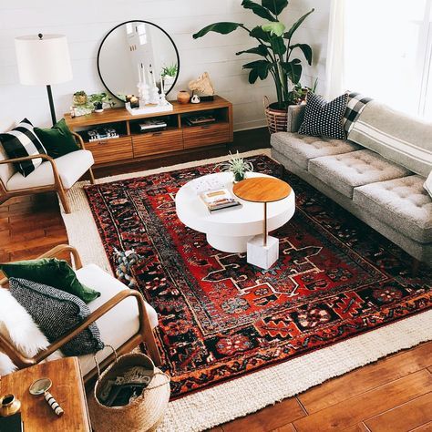 Exchange cloth gray couch for a tan or white leather couch and get a white console instead of the all wooden one. Remodel Closet, White Leather Couch, Furnitur Ruang Keluarga, Modern Boho Living Room, Small Living Room Layout, Bohemian Interior Design, A Rug, Livingroom Layout, Boho Interior