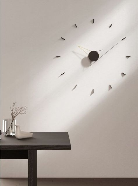 Korean Wall Clock, Home Clock Wall Decor, Clock Wall Ideas, Modern Clock Wall, Aesthetic Wall Clock, Wall Clock Design Ideas, Clock Aesthetic, Minimal Sofa, Decorate Wall