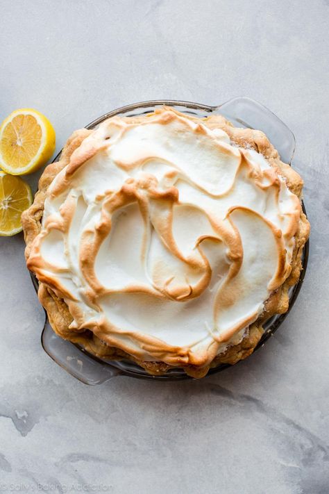 Mini Lemon Meringue Pies, Lemon Meringue Pie Easy, Best Lemon Meringue Pie, Lemon Meringue Pie Recipe, Dessert Lemon, Lemon Meringue Cheesecake, Lemon Pie Recipe, Meringue Pie Recipes, Lemon Custard