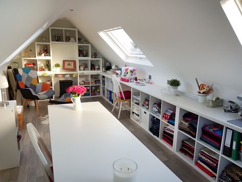 Craft Space Ideas, Attic Craft Rooms, Room Attic, Sew Crafts, Attic Office, Sew Ideas, Attic Renovation Ideas, Attic Playroom, Attic Loft