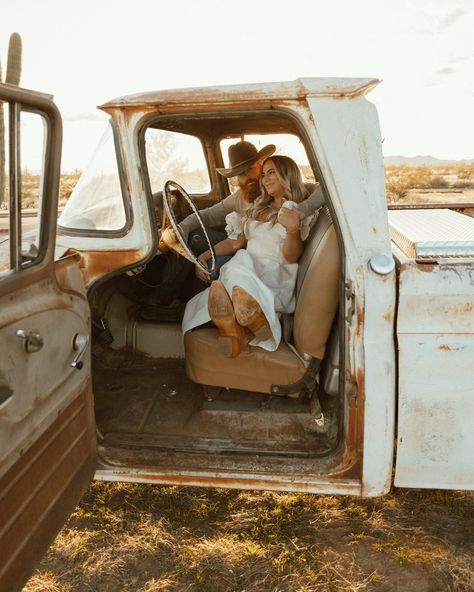 I LOVE that A + M incorporated their ‘63 Chevy in their engagement photos!! Sentimental things like this are always welcome for shoots and make for such unique photos🙌🏽 *first photo edited with my Run Away With Me Preset *slide 2-10 edited with @briquellekpresets 📸 Shot by my amazing associate shooter! . . . . #arizonaphotographer #arizonaengagementphotographer #arizonacouplesphotographer #arizonacouplephotographer #arizonaweddingphotographer #desertwedding #arizona #engagement #wiscon... Pickup Truck Engagement Photos, Classic Truck Photo Shoot, Classic Truck Engagement Photos, Vintage Truck Wedding Photos, Truck Poses Photo Ideas, Engagement Photos With Old Truck, Farmer Engagement Pictures, Old Truck Engagement Pictures, Old Truck Couple Photoshoot