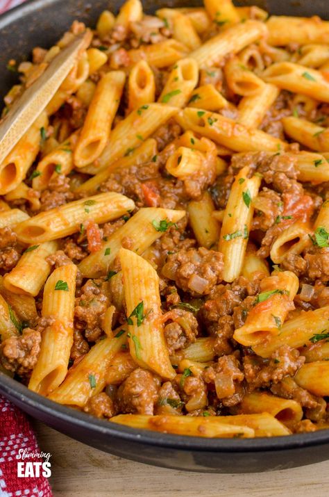 Syn Free One Pot Cheeseburger Pasta - the best pasta dish you will make this year PERIOD!! Slimming World and Weight Watchers friendly Minced Beef Recipes, Cheeseburger Pasta, Best Pasta Dishes, One Pot Pasta Recipes, Mince Recipes, Syn Free, Jambalaya, Pasta Dish, World Recipes