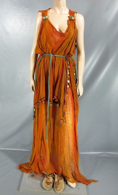 women's clothing of the Roman Empire first century AD - Yahoo Image Search Results Ancient Roman Clothing, Ancient Greek Clothing, Roman Clothes, Roman Dress, Roman Costume, Ancient Dress, Empire Romain, Fest Outfits, Roman Fashion