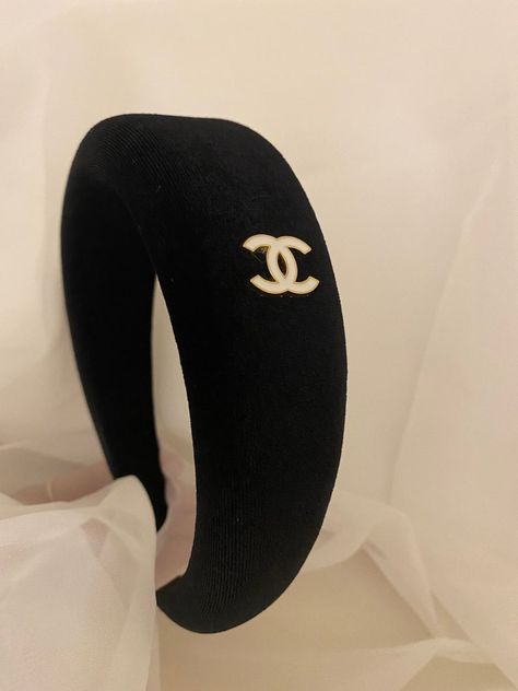 Headwear Fashion, Hair Tie Accessories, Fashion Chanel, Chanel Official, Chanel Official Website, Girly Accessories, Head Accessories, Cute Jewelry, Tiara