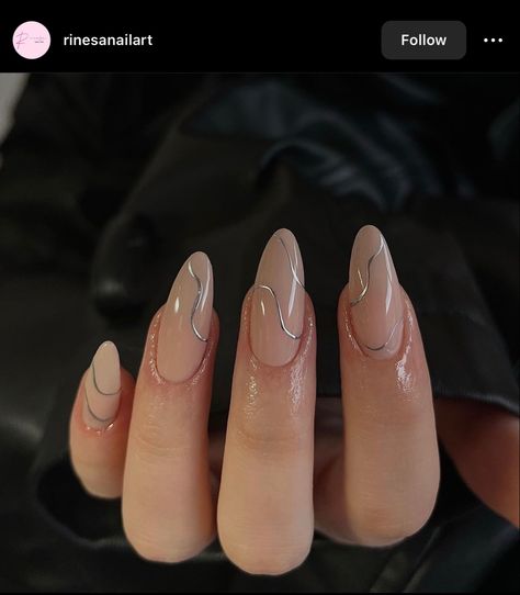 Almond Nails Silver Design, Medium Almond Nails Designs Classy, Almond Nails Ideas Neutral, Aesthetic Almond Nails Designs, Nails Inspiration Almond Classy, Nude Nails With Simple Design, Nude Nail With Design, Almond Nail Styles, Nude Nails Design 2024