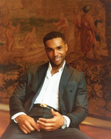 Lucien Leon Laviscount on Instagram: "When Cosmo Came To Play… @cosmopolitan @hmebookings @sarahdamakeupartist @jaysbarberparis @mshangaimx 📸 @ryanbrabazon 📍 @madparis" Black Men Winter Fashion, Lucien Laviscount, Fai Khadra, Mens Fashion Casual Winter, Mens Fashion Business, Bond Films, Emily In Paris, It's Raining, The James