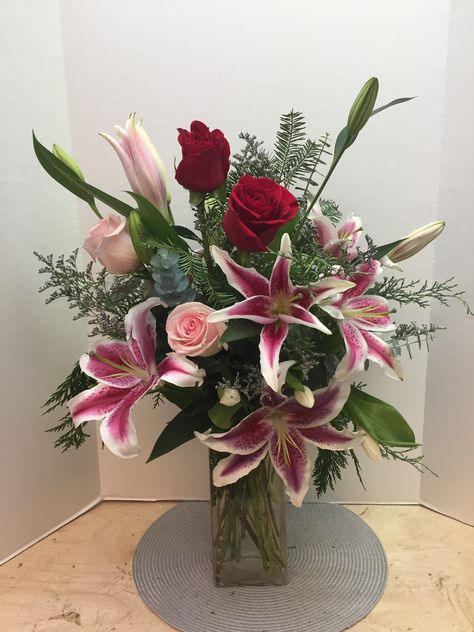 Lily and rose arrangement Bouquets Ideas, Valentine Bouquet, Asiatic Lilies, Watercolour Flowers, Bouquet Gift, Stargazer Lily, Flower Vase Arrangements, Rose Lily, Flowers Arrangements