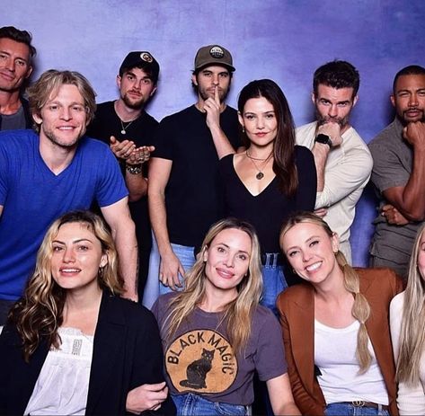 The Originals Cast, Charles Michael Davis, Tvdu Cast, Freya Mikaelson, Nathaniel Buzolic, The Originals Tv, Vampire Diaries Movie, Vampire Movies, Danielle Campbell