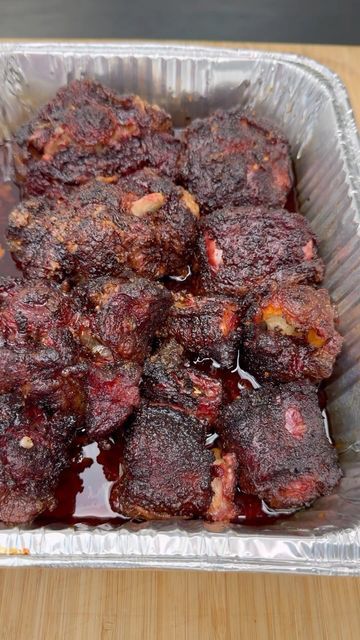 Miguel Raya| Food, bbq, recipes on Instagram: "Smoked oxtails are amazing" Bbq Goat Recipes, Smoked Oxtail Recipes, Bbq Oxtails, Smoked Oxtails, Ox Tails, Goat Recipes, Meat Sweats, Oxtail Recipes, Food Bbq