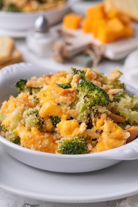 Cheddars Broccoli Cheese Casserole Copycat, Cheddars Broccoli Cheese Casserole, Cheese Rice Casserole, Easy Delicious Casseroles, Cheddar Broccoli Rice, Broccoli Cheese Rice Casserole, Broccoli Cheddar Casserole, Broccoli Cheese Casserole Recipe, Broccoli Cheese Rice