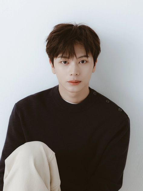 BTOB's Yook Sung Jae unveils new profile photos with his new agency IWill Media Yook Sung Jae, Sung Jae, Sungjae Btob, May I Help You, New Profile, Yook Sungjae, 캐릭터 드로잉, Profile Photos, News Agency