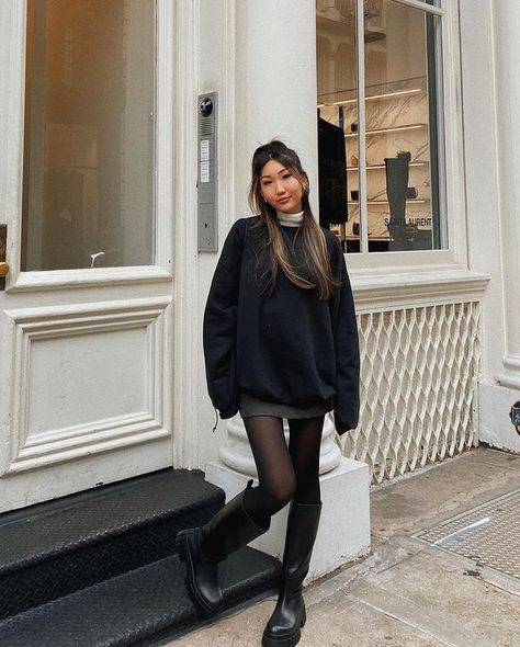 Yuyan (@itsyuyann) • Instagram photos and videos Outfits With Chunky Boots, Estilo Indie, Skandinavian Fashion, Chique Outfits, Cold Outfits, Looks Street Style, Mode Inspo, 가을 패션, Chunky Boots