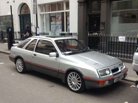 https://flic.kr/p/onNwuu | Ford Sierra XR4i | As seen in Fitzrovia July 2014.