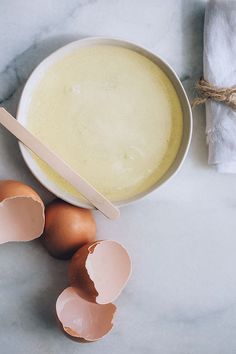 5 Simple Egg White Masks for Every Skin Type Egg White Mask, Egg White Face Mask, White Masks, Sugar Scrub Homemade, Face Scrub Homemade, Forehead Wrinkles, Easy Eggs, Homemade Face, Oily Skin Care