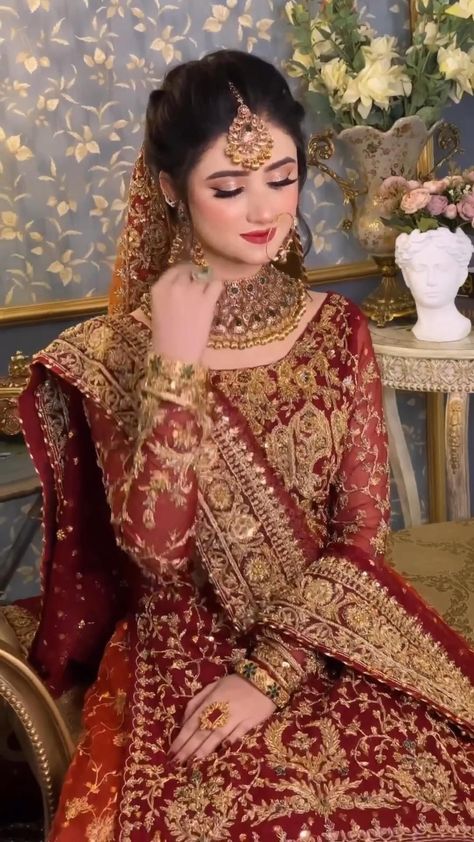 Pakistani Makeup Looks, Famous Wrestlers, Pakistani Bridal Hairstyles, Latest Bridal Lehenga Designs, American Landmarks, Red Bridal Dress, Pakistani Bridal Makeup, Bridal Lehenga Designs, Latest Bridal Lehenga