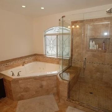 Corner Jetted Tub - Photos & Ideas | Houzz Corner Jetted Tub Remodel, Jetted Tub Remodel, Corner Tub Master Bath, Corner Bathtub Ideas, Tub Master Bath, Corner Bathtub Shower, Corner Tub Shower, Tub Pictures, Corner Jetted Tub