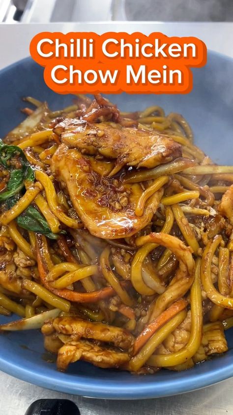 Spicy Noodle, Chicken Chow Mein, Hot And Spicy, Chilli Chicken, Spicy Noodles, Chow Mein, Chicken Noodle, Chow Chow, In The Winter