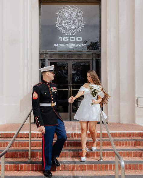 Navy Uniform Wedding, Marine Wedding Photos, Military Wedding Army, Usmc Wedding, Marine Corps Wedding, Prenup Photos, Marine Photography, Marine Girlfriend, Marine Wedding