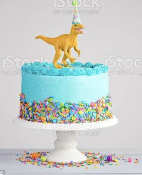 Simple Dino Cake, Dinosaur Birthday Cake Diy, Dinosaur Cake Diy, Dinosaur Party Cake, Unicorn Dinosaur Cake, Dino Birthday Cake Simple, Dinosaur Pool Party Cake, Cake With Dinosaur On Top, Rainbow Dinosaur Cake