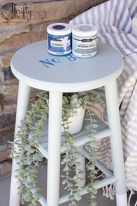 Repurposed Stool, Paint Outdoor Furniture, Painted Outdoor Furniture, Front Porch Decorating Ideas, Front Porch Furniture, Spring Front Porch, Spring Porch Decor, Porch Decorating Ideas, Porch Furniture