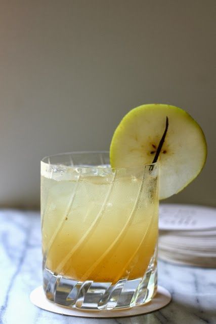 Drinks With Pears, Pear Drink Recipes, Pear Vodka Drinks, Cosmic Cocktails, Honey Vodka, Pear Drinks, Pear Cocktail, Pear Nectar, Honey Cocktail