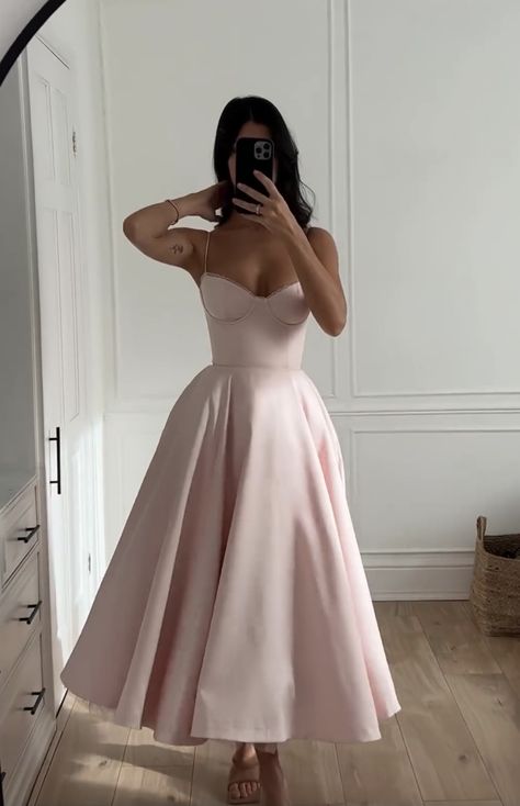 Simple Dresses For Graduation, 14th Birthday Outfit Ideas, Graduation Ball Dress, Fancy Summer Dress, Birthday Gown, Gown Birthday, Long Ball Gown, Pastel Pink Dress, Baby Pink Dresses