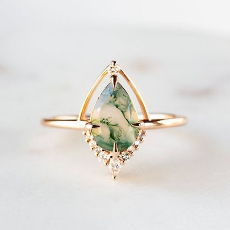 Eliana Ring, Pear Moss, Ring Moss Agate, Iris Ring, Cute Engagement Rings, Future Engagement Rings, Agate Engagement Ring, Pear Shaped Engagement Rings, Moss Agate Ring