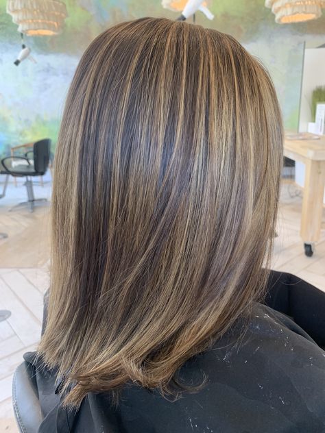 Highlights Medium Brown Hair Straight, Honey Hilights On Dark Hair, Short Hair Foils Highlights, Blond Highlights Dark Hair, Short Carmel Balayage, Brunette Hair With Blonde Highlights Shoulder Length, Highlights On Short Black Hair, Melir Hair Brown, Natural Looking Highlights For Brunettes