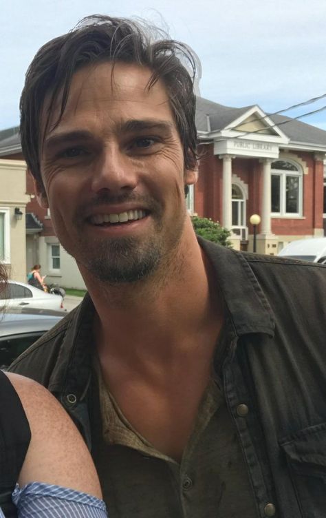 Out and about while filming #Itchapter2 Jay Ryan as Ben. Ben Hanscom, Jay Bunyan, Mcleod's Daughters, Celebrity Men, Jay Ryan, Crushing On Someone, Smooth Operator, Happy Things, Books For Boys