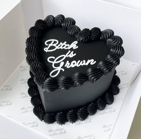 Legal Af Cake, Rip To My 20s Birthday Cake, 27th Birthday Photo Shoot Ideas, Black Bday Cake Ideas, 36th Bday Party Ideas, 26th Birthday Shoot Ideas, Ashanti Core Aesthetic, Birthday Cake For 29 Year Old Woman, 29 Year Old Birthday Cakes