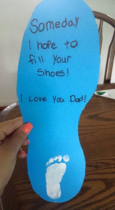 Father’s Day Art From Toddler, Father’s Day Crafts For Kids One Year Old, Fathers Day Crafts For Toddlers To Make, Infant Fathers Day Gift, Father’s Day Crafts For Babies Footprint, Fathers Day Baby Crafts Footprint Art, Father's Day Crafts For Infants Foot Prints, Father’s Day Gifts From Preschooler, Fathers Day From Toddler