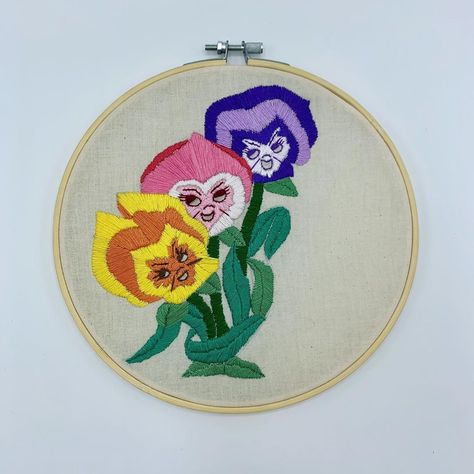 Alice In Wonderland Embroidery, Golden Afternoon, Embroidery Hoop Art, Disney Merchandise, Hoop Art, Crafty Things, Dress Ideas, Embroidery Hoop, Embroidery Art