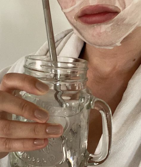 Facemask, ice water, selfcare day, clean girl, asthetic. Skin Care Goals Aesthetic, Iced Water Aesthetic, Wellness Mood Board, Ice Water Aesthetic, Selfcare Vision Board, Selfcare Era, Vision Board Self Care, Water Motivation, Glow Up Motivation