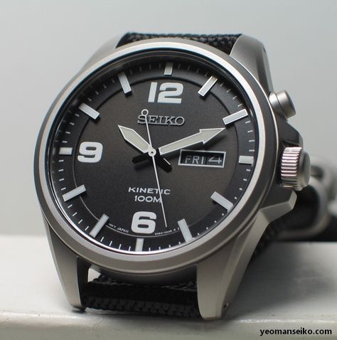 Seiko Kinetic – SMY143P1 | Yeoman's Watch Review Seiko Kinetic, Military Style Watches, Mens Watches Military, Wear Watch, Seiko Men, Silver Pocket Watch, Field Watches, Skeleton Watches, Watch Review