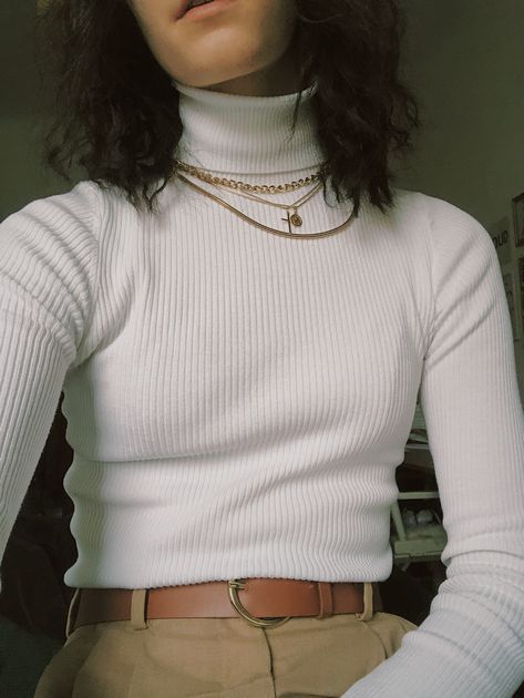 White Knit Turtleneck Outfit, Female Turtleneck Outfits, Turtul Neck, White Turtle Neck Outfit Aesthetic, White Turtle Neck Outfit Ideas, White Turtleneck Outfit Women, White Turtleneck Outfit Aesthetic, Turtle Neck Outfit Aesthetic, Turtleneck Crop Top Outfit