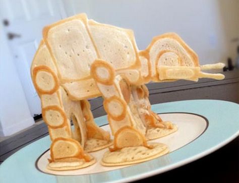 Crazy pancakes for dinner? Why not! Adults do what they want. | 14 DIY Versions Of Your Favorite Childhood Snacks Star Wars Recipes, Gadget Tecnologici, Star Wars Food, At At Walker, Pancake Art, Star Wars Diy, Pancake Day, Fun Foods, Star Wars Party