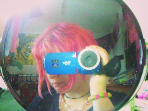 Manic Pixie Dream Aesthetic, Bug Girl Aesthetic, Manic Pixie Dream Girl Aesthetic, Rave Scene Aesthetic, Alien Aesthetic Space Grunge, Ramona Flowers, Manic Pixie Dream Girl, Space Aliens, Rawr Xd