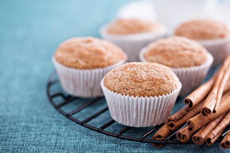 Sugar-free Cinnamon Cupcakes Low Sugar Blueberry Muffins, Easy Applesauce Muffins, Applesauce Muffin Recipe, Low Sugar Muffins, Wheat Muffins, Buttermilk Muffins, Whole Wheat Muffins, Cinnamon Bun Recipe, Applesauce Muffins