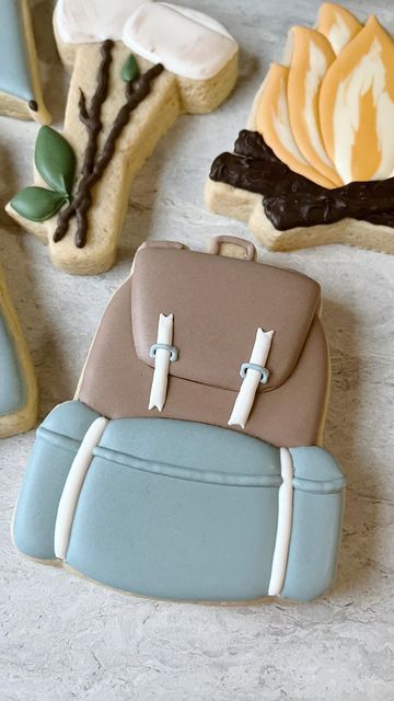 Backpack Cookies Decorated, Backpack Cookies, Sugar Cookies Designs, Camping Cookies, Watercolor Cookies, Cookie Videos, Sugar Cookie Designs, Fancy Cookies, Decorated Sugar Cookies