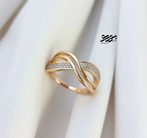 Wedding Ring Trends, Beautiful Gold Earrings, Wedding Rings Women, Latest Ring Designs, Latest Gold Ring Designs, Gold Neck Chain, خواتم خطوبة, Couple Ring Design, Unique Gold Jewelry Designs