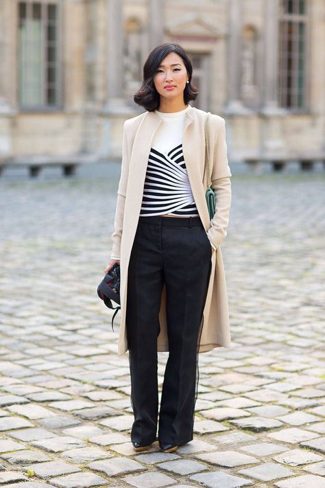 Nicole Warne #StreetStyle Nicole Warne, Paris Street Style Fall, Marlene Hose, Parisienne Chic, Fashion Week Spring 2014, Paris Fashion Week Street Style, Womens Fashion Casual Summer, Looks Street Style, Outfit Trends