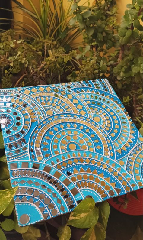 Lipon Art Square, Lippin Art Design Square, Square Board Lippan Art, Mandala Art Square Shape, Lippan Art On Square Canvas, Lippan Art On Small Square Board, Lipan Art On Square Board, Lipan Art Square, Blue Lippan Art