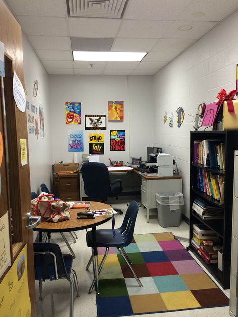 my school counseling office - themed with positive posters, lots of color, carpet of color to match, and "Dive into a great year" fish theme :) Tiny Therapy Office Space Ideas, Rbt Office Ideas, Cozy School Office, Counseling Office Decor Therapy Room School Counselor, School Psych Office, Small School Office, School Counselor Office Setup, Counselor Office Decorating Ideas, School Social Work Office