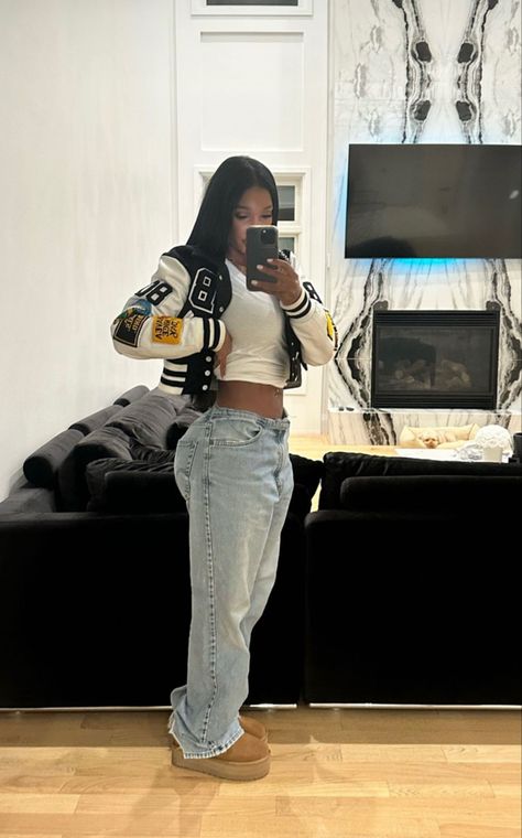 Bernice Burgos, Varsity Jacket Outfit, Fasion Outfits, Outfit Inspo Casual, Jacket Outfit, Fall Feels, Streetwear Fashion Women, Cute Swag Outfits