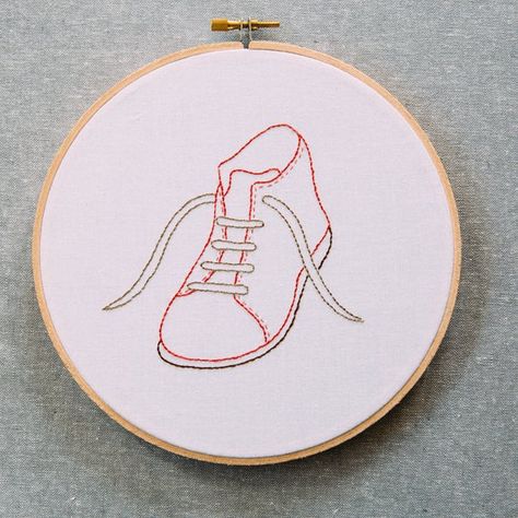 DIY embroidery kit - Baby shoe- Hand Embroidery Kit- Hoop Art- Nursery Decor- FREE SHIPPING Shoe Embroidery, Baby Quilt Kit, Diy Embroidery Kit, Quilting Notions, Simple Line Drawings, Hand Embroidery Kit, Bird Embroidery, Line Drawings, Cloth Flowers